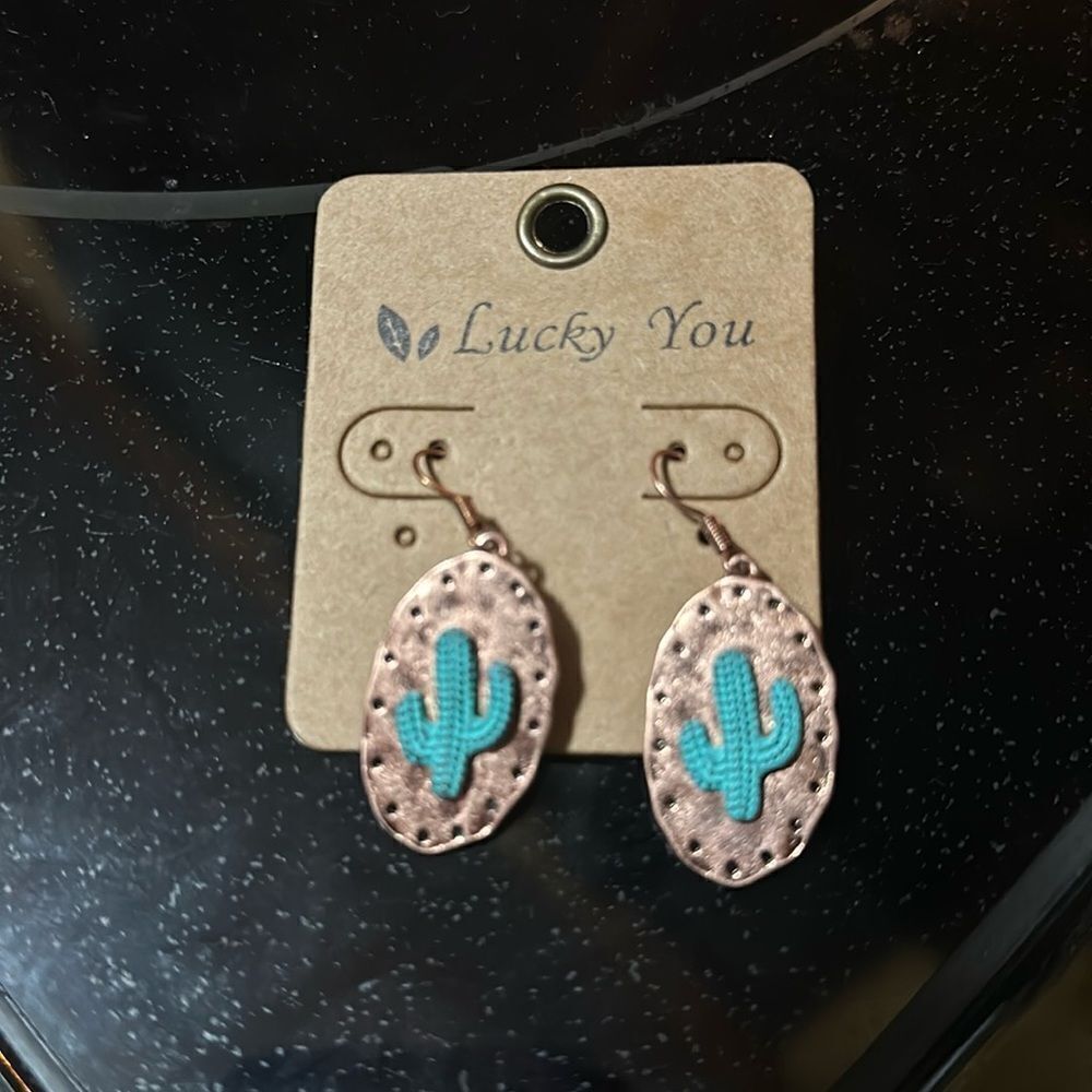 NWT Two Tone Metal Cactus Earrings (look like hammered copper)